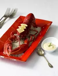 Homard en croûte de sel