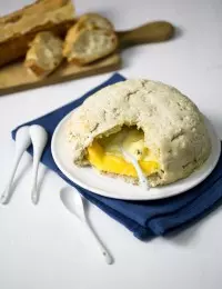 Reblochon en croûte de sel