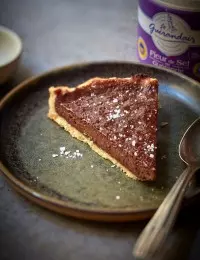 Tarte au chocolat caramel et Fleur de sel Le Guérandais