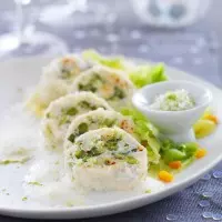 Boudin de poisson aux pistaches, Sel fin Le Guérandais au piment d’Espelette, Fleur de Sel Le Guérandais, écume de citron vert